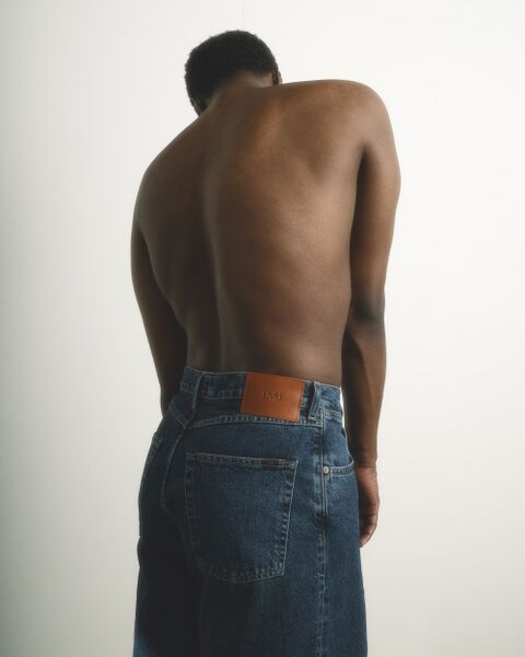 File:I give you my back.JPG