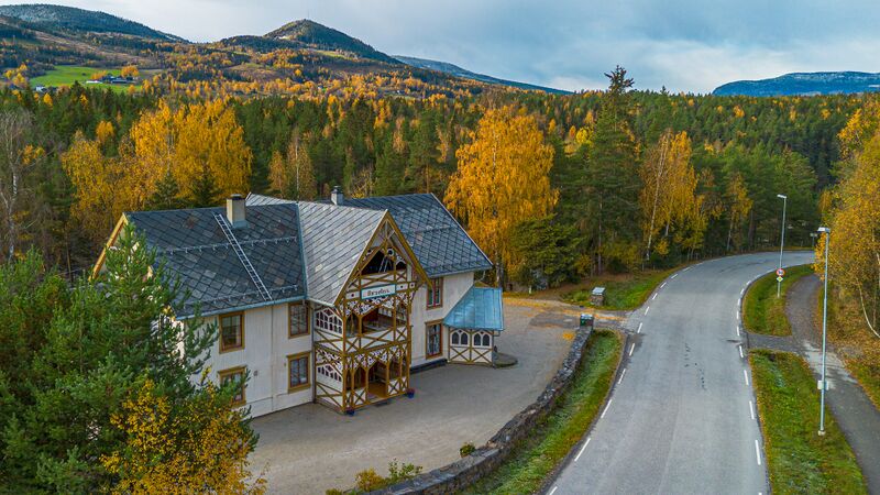 File:Harpefoss Hotell.jpg